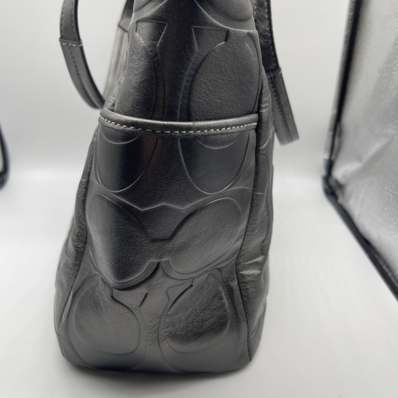 Coach Hampton Leather Shoulder Bag with Matching Zipper Pouch and Wallet - Picture 4 of 15